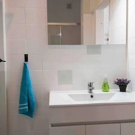Apartment One Bed Cozy In The Center, 1min From Train Station